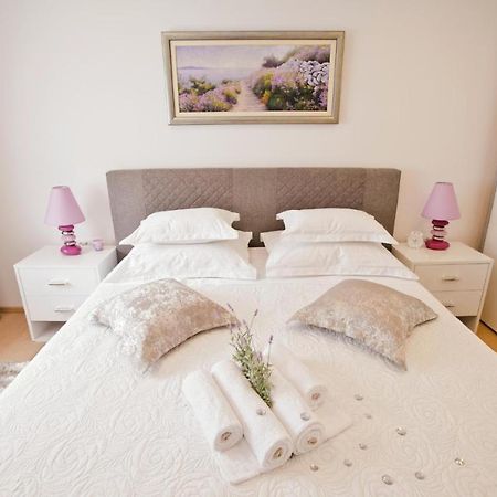 Apartment Satureja Montana Сплит Экстерьер фото
